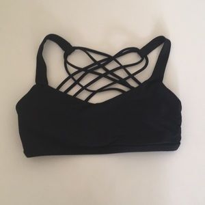 Lululemon free to be sports bra